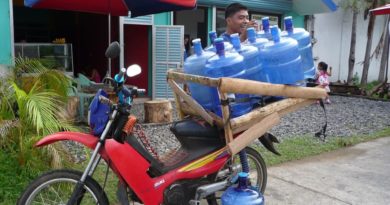 PHILIPPINEN MAGAZIN - DER PHILIPPINISCHE EXPAT KLUB - GRUPPE ALLGEMEIN - Trinkwasser-Transporte Foto von Sir Dieter Sokoll