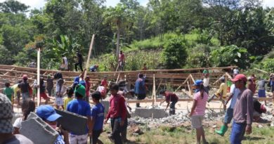 PHILIPPINEN MAGAZIN - NACHRICHTEN - Bewohner von Kitaotao reißen Schule ab, die Kommunismus lehrte