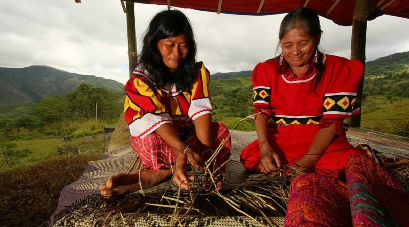 PHILIPPINEN MAGAZIN - TAGESTHEMA - Die Tagoloanen-Weberinnen von Bukidnon