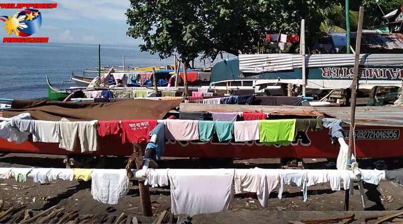 PHILIPPINEN MAGAZIN - FOTO DES TAGES - Wenn die Frauen im Fischerdorf Wäsche waschen Foto von Sir Dieter Sokoll