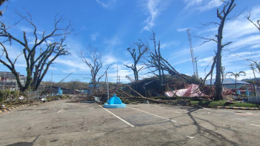 PHILIPPINEN MAGAZIN - NACHRICHTEN - Auswirkungen durch Taifun Odette - Surigao Flughafen