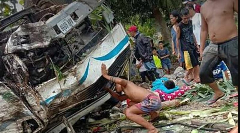 PHILIPPINEN MAGAZIN - NACHRICHTEN - 11 Tote bei Lkw-Unfall