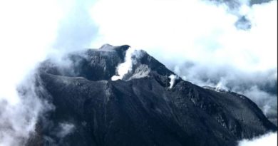 PHILIPPINEN MAGAZIN - NACHRICHTEN - 18 Bergwanderer entkommen dem Ausbruch des Bulusan Vulkans