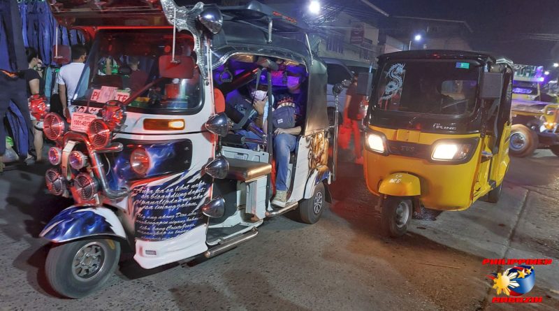 PHILIPPINEN MAGAZIN - FOTO DES TAGES - Dekorierte Tuktuk am Abend Foto von Sir Dieter Sokoll, KOR für PHILIPPINEN MAGAZIN