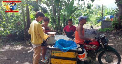 PHILIPPINEN MAGAZIN - FOTO DES TAGES - Der Fischhändler kommt zum Haus