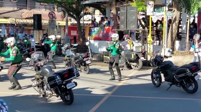 PHILIPPINEN MAGAZIN - VIDEOKANAL - Tanzende Polizisten