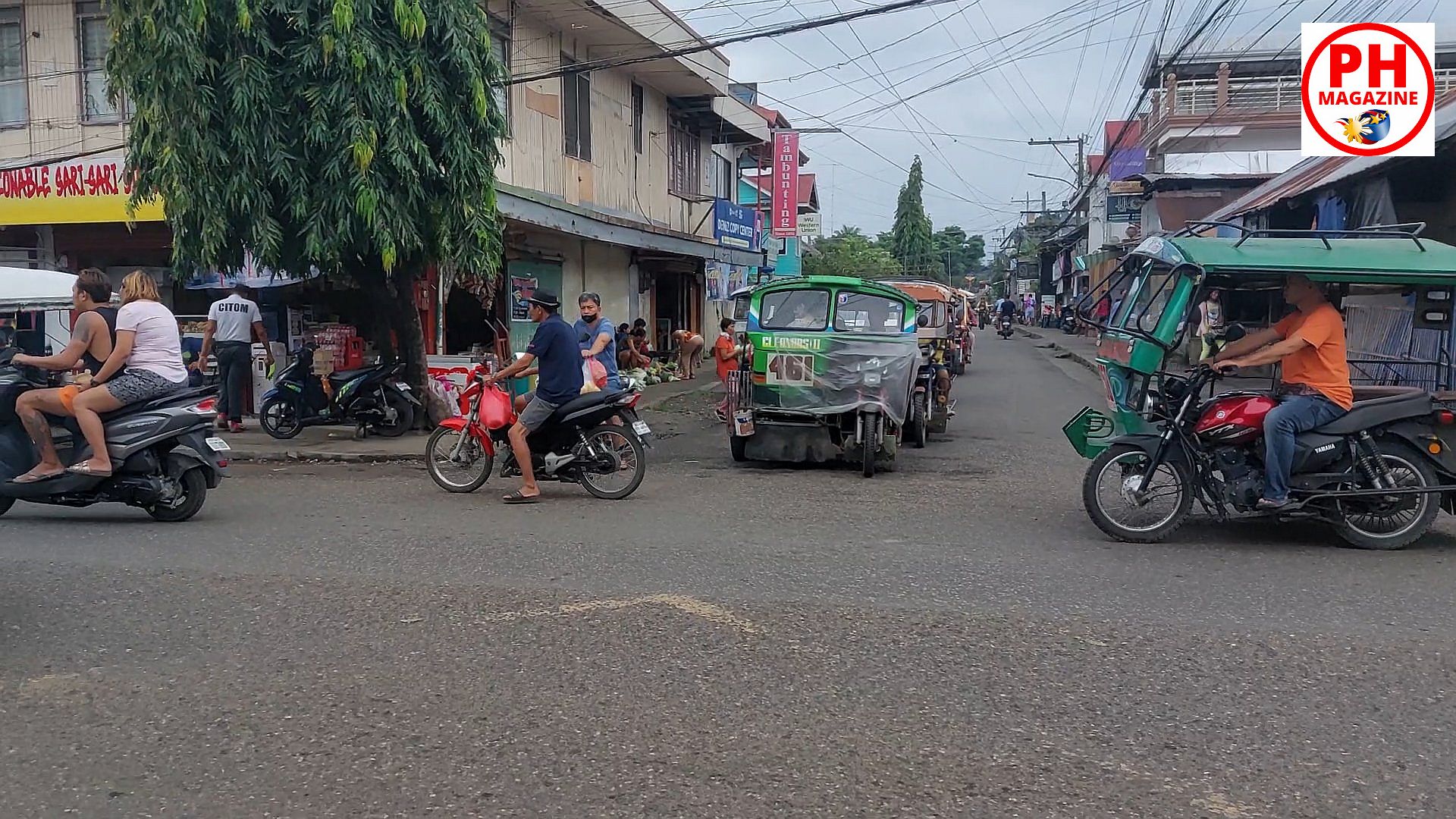 PHILIPPINEN MAGAZIN - FOTOSERIE - Die Tricycles von Negros Oriental