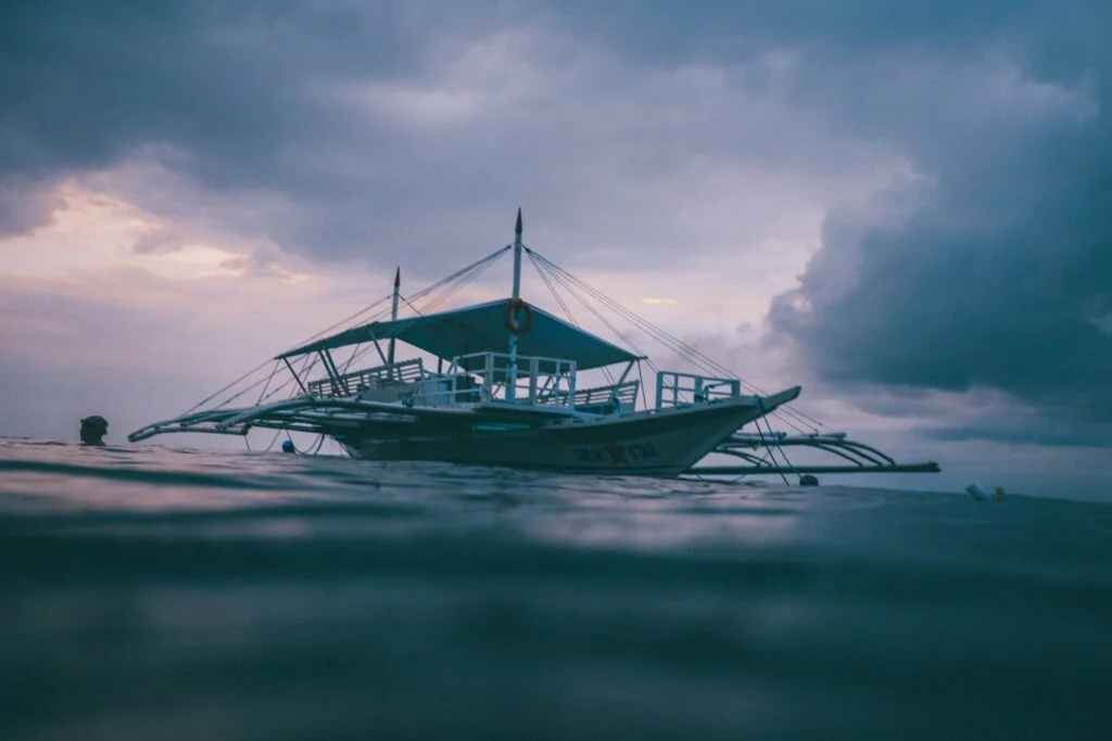 PHILIPPINEN MAGAZIN - SONNTAGSTHEMA - REISEZIELE in den VISAYAS - Moalboal Sardine Run