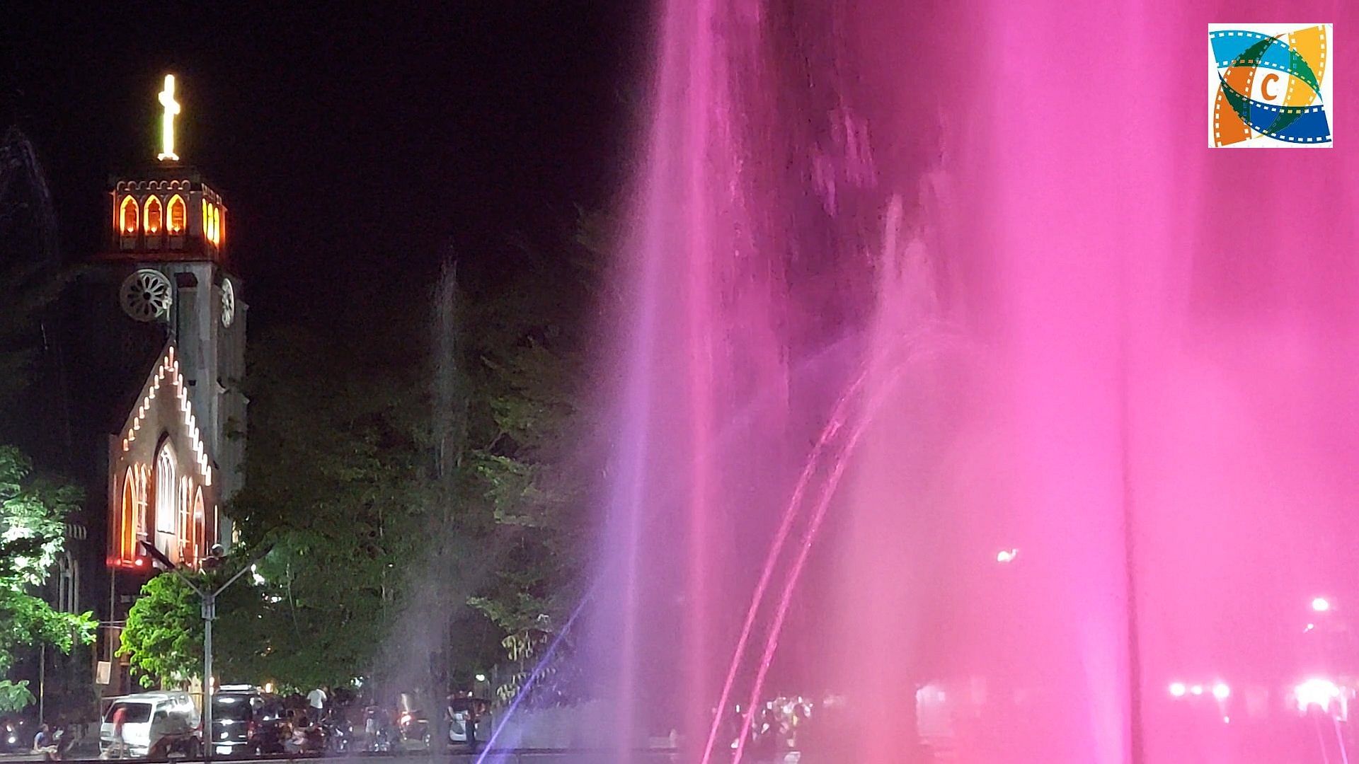 PHILIPPINEN MAGAZIN - FOTOSERIE - Bunte Lichter- und Wasserspiele im Gaston Park