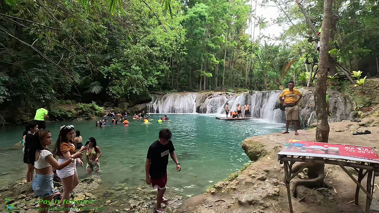 PHILIPPINEN MAGAZIN - DIENSTANGSTHEMA - WASSERFÄLLE - DIENSTAGSTHEMA: WASSERFÄLLE - Cambugahay Falls in Siquijor