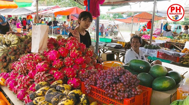 FOTO DES TAGES - exotische Früchte am Marktstand